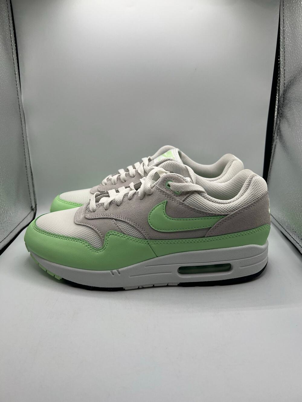 Nike Air Max 1 Essential ’Vapor Green’ size 9 mens